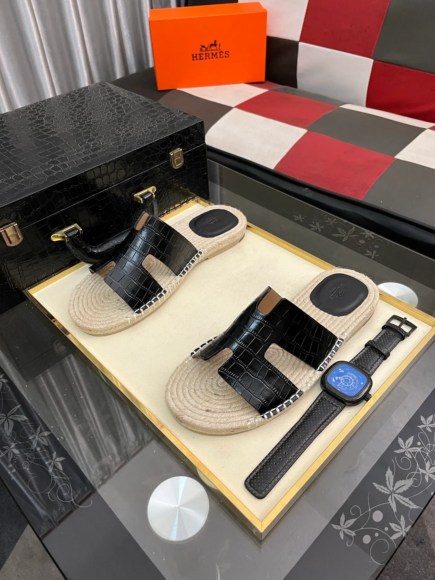 Men's shoes 💰340⌚️⌚️《HERMES》Hermes 💁♂️Men's casual slippers, compare the quality at the counter🧚🏿♂️ The upper layer has a stone pattern with clear texture, showing high-end, high-end, comfortable to wear and versatile. Purely hand-pulled, raw rubber breathable outsole, breathable and comfortable lambskin lining, 100% comfortable density, original rubber outsole wear-resistant code number 38-44. Can be customized 45-46-47